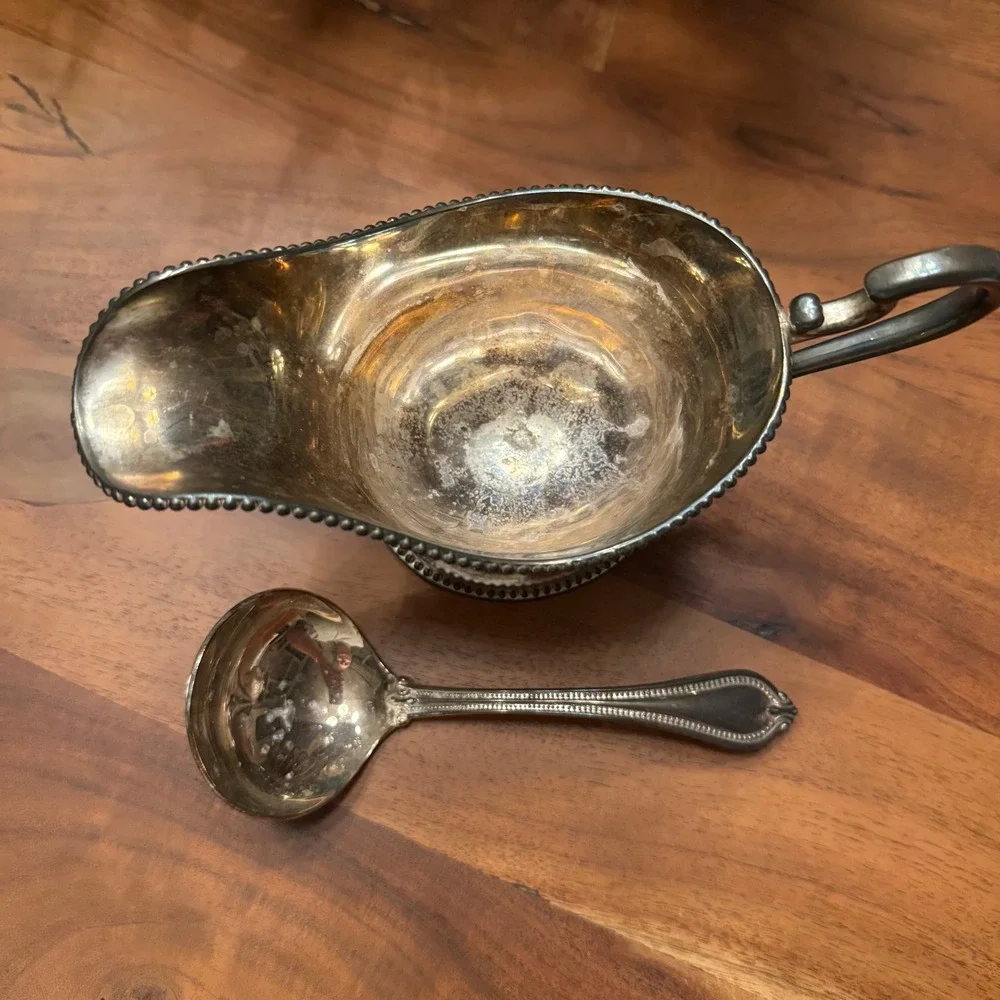 International Silver Co Gravy Boat‎ and Ladle Set Beaded Rim Silverplate Vintage